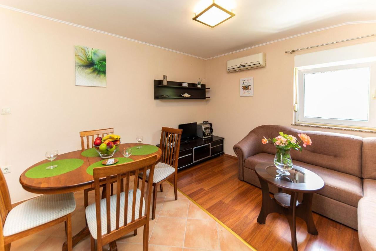 Apartments Artan ซริกเวนิซา ภายนอก รูปภาพ