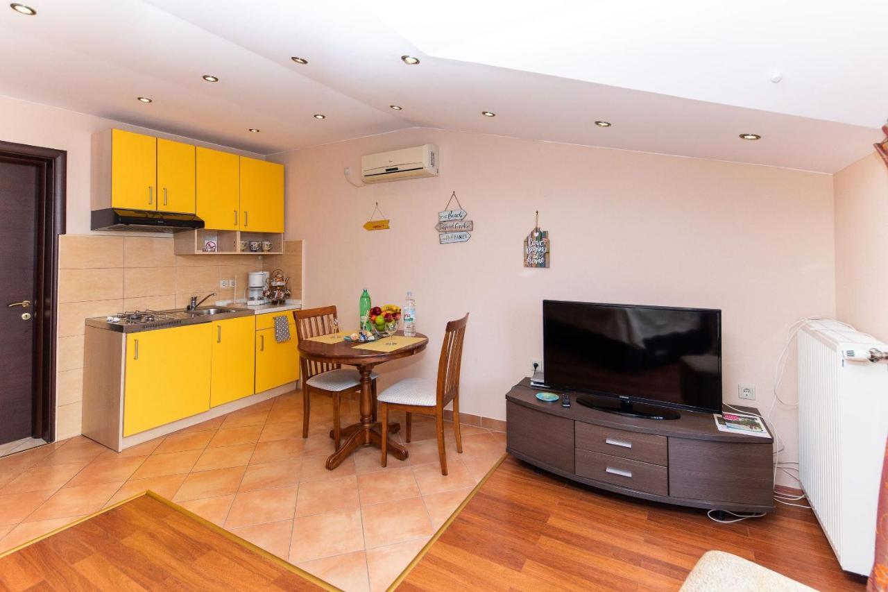 Apartments Artan ซริกเวนิซา ภายนอก รูปภาพ